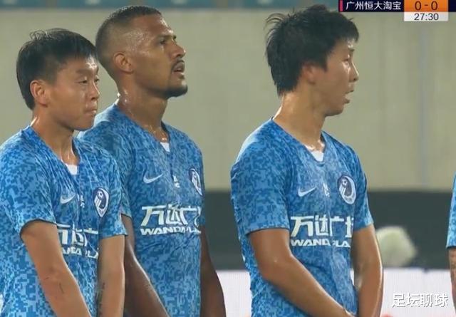 中超|不走了：中超顶级外援决定留队，顶着压力与球队同在