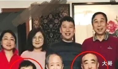 『冯巩』看看冯巩的孙子，再看看陈佩斯的儿子，才明白基因有多强大