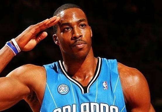 『德怀特·霍华德』湖人为何不给霍华德单打球权？詹姆斯一语道破，霍师傅真难