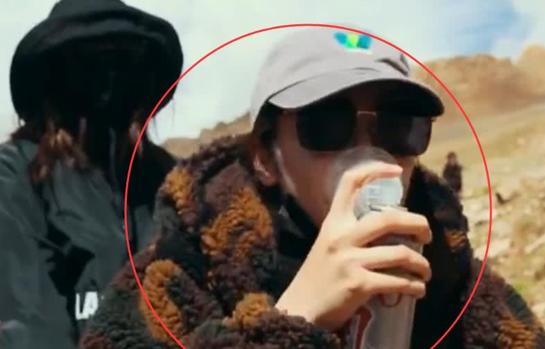 迪丽热巴@纪录片才是“最强卸妆水”，看清迪丽热巴，这颜值太真实了