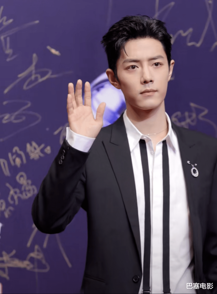 戚薇|红毯高清镜头女明星全露怯，国际章也扛不住，张萌戚薇脸太吓人