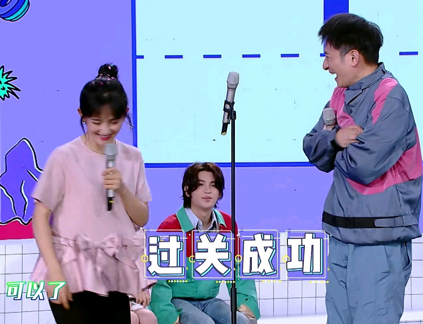 谢娜|《快本》主持人针对过黄明昊？李维嘉和谢娜对话微妙，反复说老赖