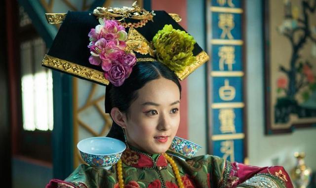 『康熙』清朝这位妃子有多能生？50岁还被翻牌子，儿子当皇帝后却选择自尽