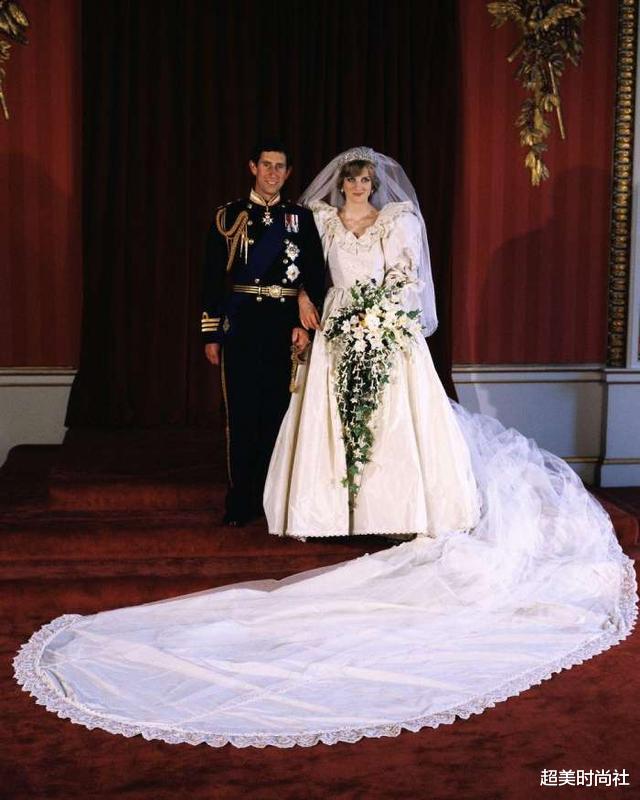 戴安娜王妃|这也太像了！剑桥大学高材生扮演戴安娜，剪短发眼神忧郁神似王妃