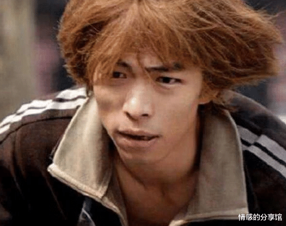 发型▲《我不是药神》中的黄毛，生活照帅的让人认不出：都是发型惹的祸