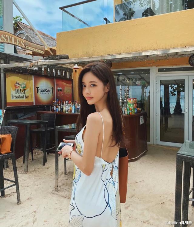 健身|网店健身模特,长相甜美品味一流,被称\氧气美女\