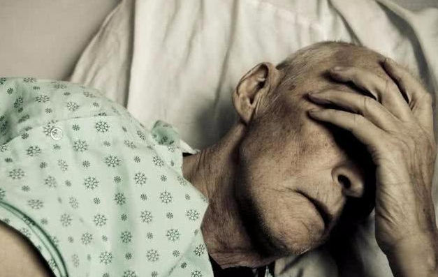 ：4位癌症晚期的不同命运，告诉我们癌症晚期，家属和患者如何选择