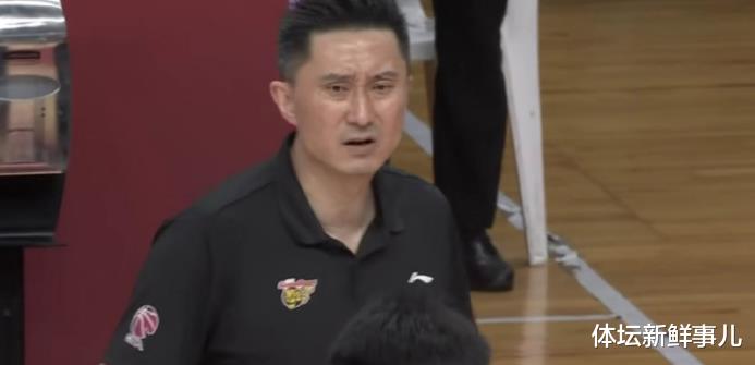 首钢集团|耻辱惨败后,首钢教练送了易建联9个字,听听苏群 杨毅 马布里怎么说