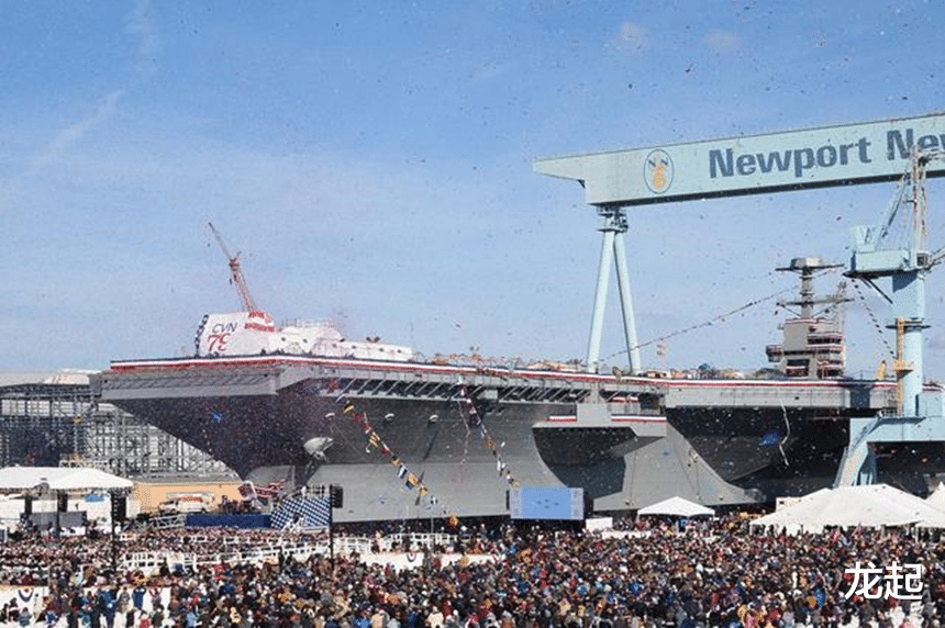 『战舰』历时八年建造，又一艘10万吨航母大功告成，美赞叹不已：世界最强