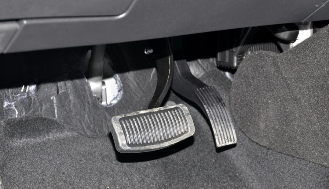 『吉利帝豪』开了1800公里长安逸动，体验朋友的吉利帝豪，车友：差别不一般