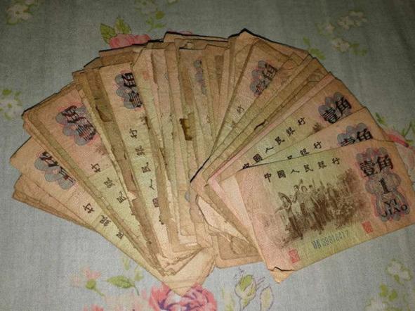 钱币|王大爷将百张古董币全部捐献,一月后收到一个包裹,一看热泪盈眶