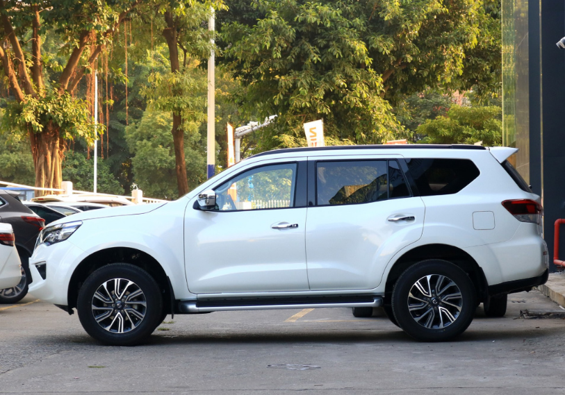 汽车之家|非承载式车身+两把差速锁,这台肌肉猛兽起售16.48万依旧卖不动