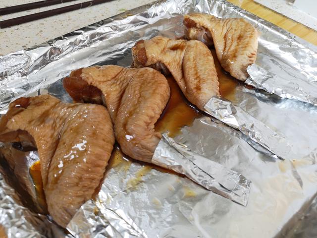 鸡翅▲市场上的冷冻鸡翅，都是从哪来的？超市员工说漏了嘴，看完你再买