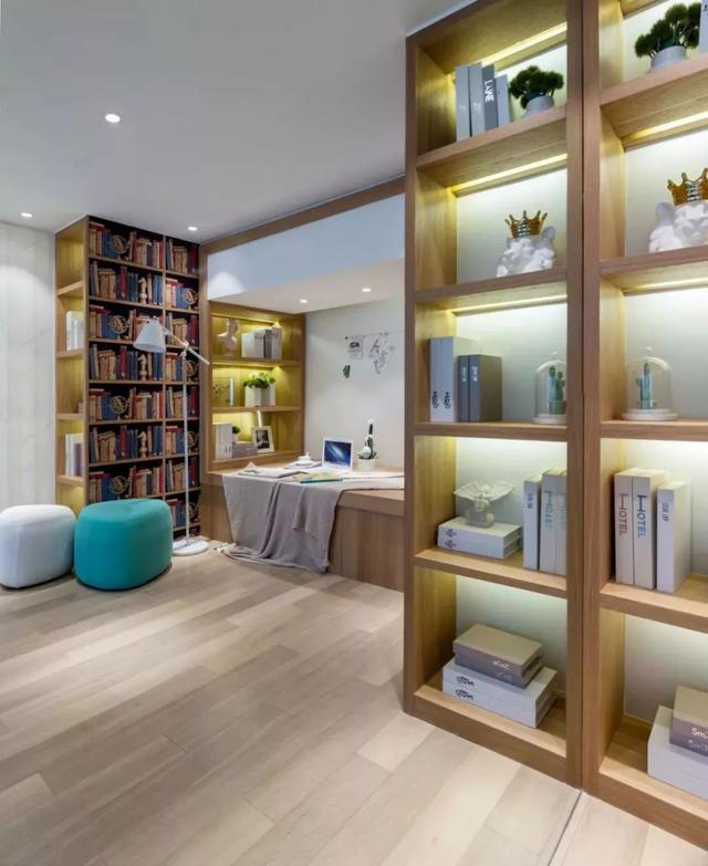 ##61㎡的loft复式，不仅有宽敞书房，二层卧室还有超大落地窗，完美