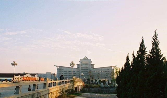 :两所460—530分左右可录取高校,性价比高,值得报考!附录取分