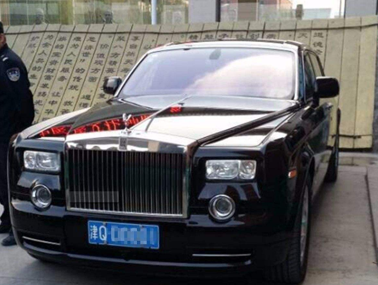 劳斯莱斯|为啥高速上看不到劳斯莱斯？老司机：跑一趟高速，都能买辆雅阁了