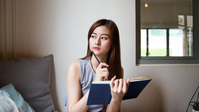 学渣|当领导对你做四种事，说明他开始讨厌你了，不能再犯蠢了