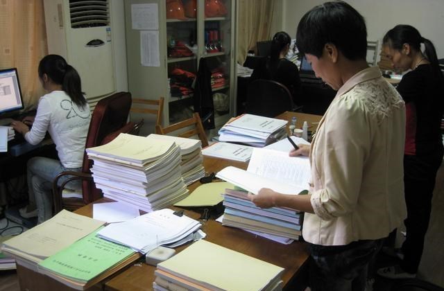 薪酬|什么行业最吃香?以前的广告和计算机,现在居然连前十都排不上!