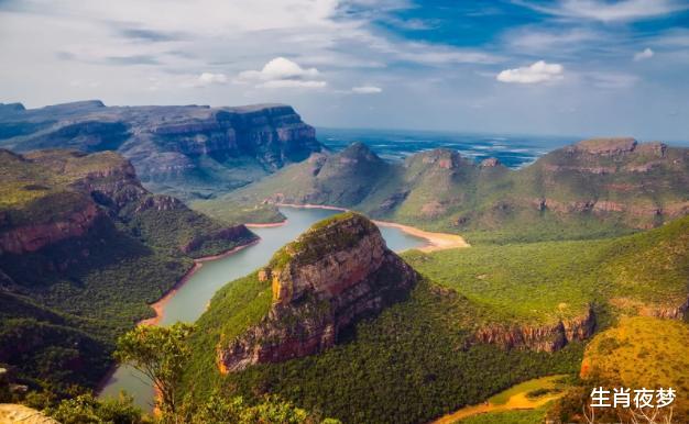 巨蟹座|10月，命中注定，非你莫属，用心付出，专情等待，祈祷回心转意的3大生肖