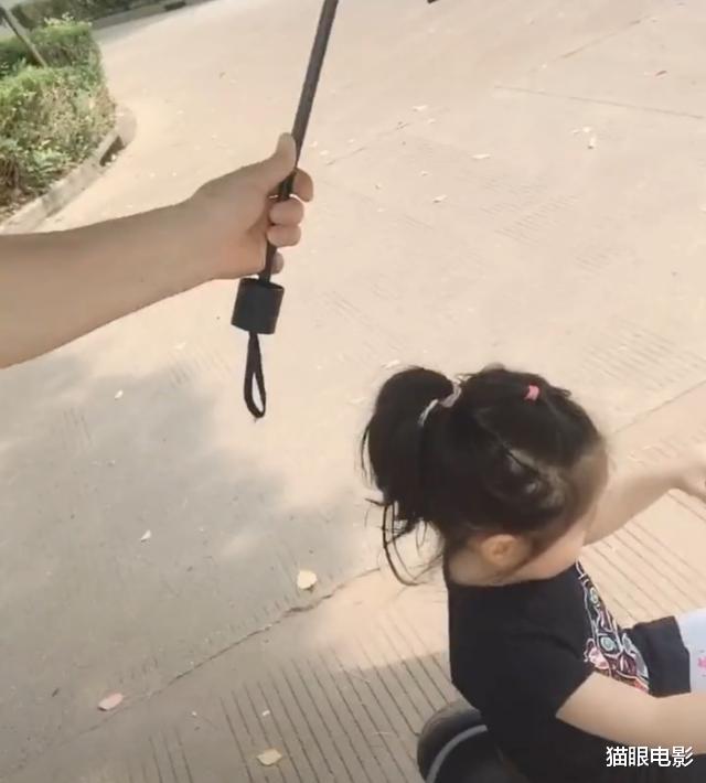 『陈旭明』61岁老戏骨三层小洋房曝光！晚年对孙女宠溺，直言自己像“奴才”