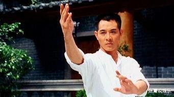 李连杰|李连杰抛弃大肚子原配, 转身娶利智, 你以为移情别恋, 背后藏着秘密