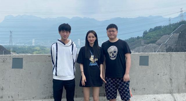 Uzi|Uzi女友上新闻，被曝已经40岁还和史森明成婚？本人崩溃微博开撕