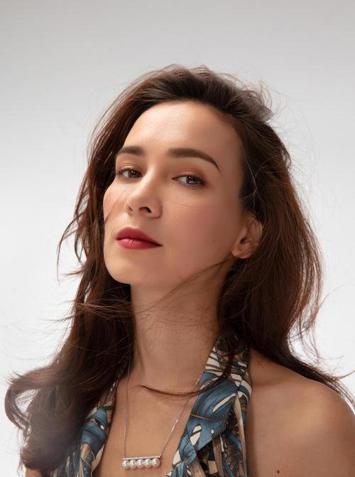 鹿鼎记|吴京《战狼2》中的女主角。一个救急,一个临时变卦,如今怎样