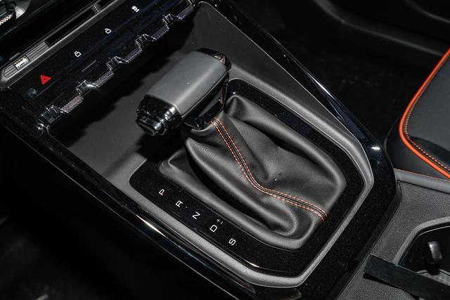 捷达vs5|SUV中又一“省油王”,一脚油门有推背感,合资品质油耗3毛5仅7万