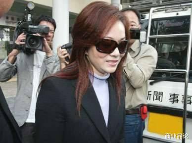 杨受成：丈夫坐牢她去打工，得郑裕彤杨受成相助，今有私人飞机住亿元豪宅