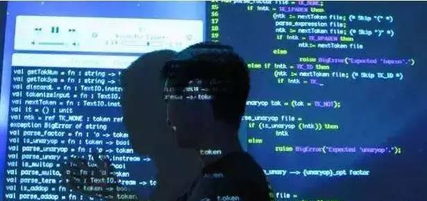 「程序员」程序员写三十行代码，被应届生怼：我能三行搞定！也配叫程序员？