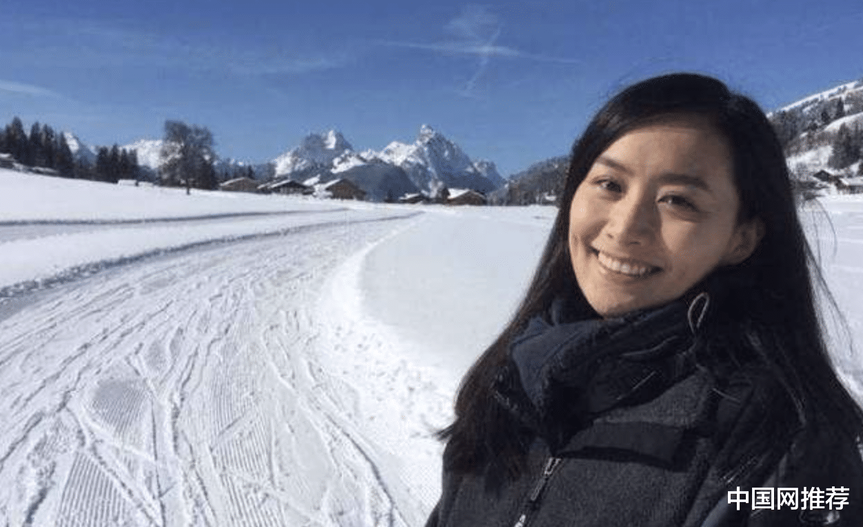 玫瑰|陈法拉晒照被淋成“落汤鸡”，埋怨老公不信天气预报