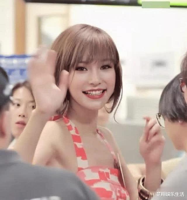 Angelababy：杨颖10年前的旧照流出，当年满满胶原蛋白，如今只剩什么？