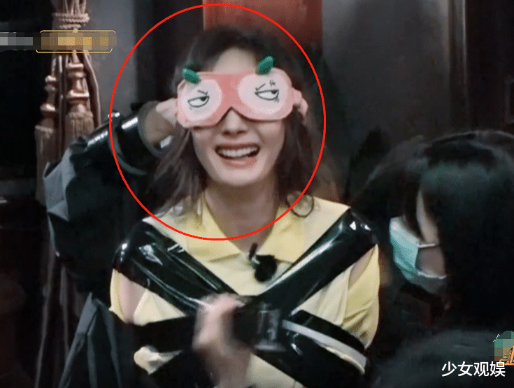 杨幂：《密室大逃脱2》预告，镜头特写杨幂脸蛋，终于相信她33岁了