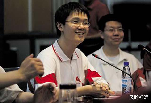 「香港大学」当年高考703分, 放弃北大免试,被11所美国大学拒收的他,后来如何