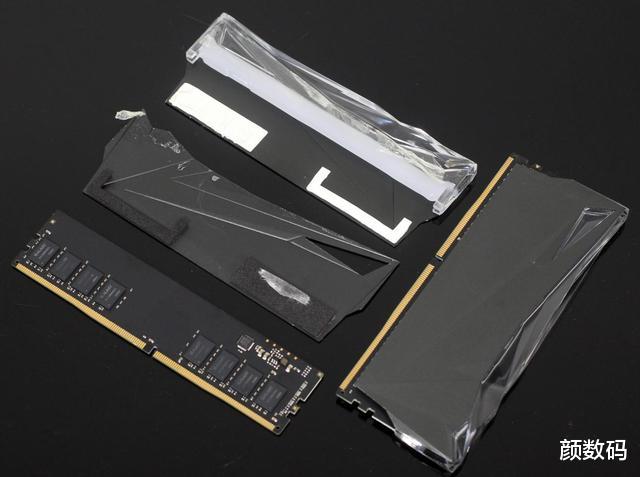 |影驰星曜DDR4 3600内存评测：玩灯、玩超频，看哪样适合你？