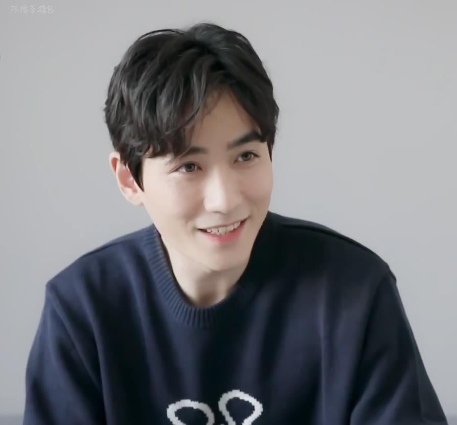 朱一龙：片约不断！《亲爱的自己》还未杀青，朱一龙另一部戏已预定