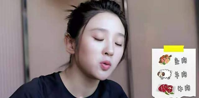 米饭|看了唐艺昕的这句话，才知道张若昀晒的美食里，为什么常有肉菜