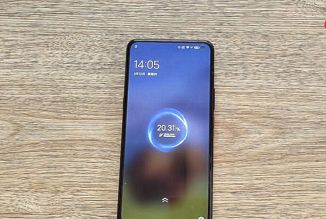 「iqoo」被称为“伪游戏手机”,vivo旗舰机再跌新低价,这次将如何圆场?