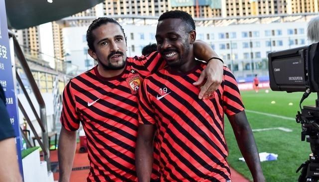 国足|不离开!国足“尴尬”归化核心明确表态,想要为国效力