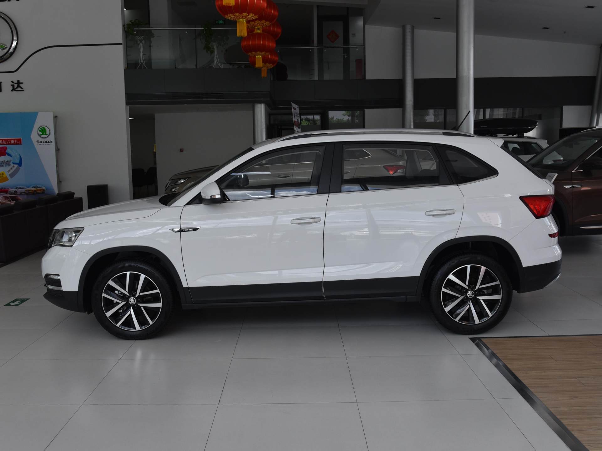 大众汽车|这合资车才8.99万起,配1.5L+6AT,油耗6L,还看啥探岳!