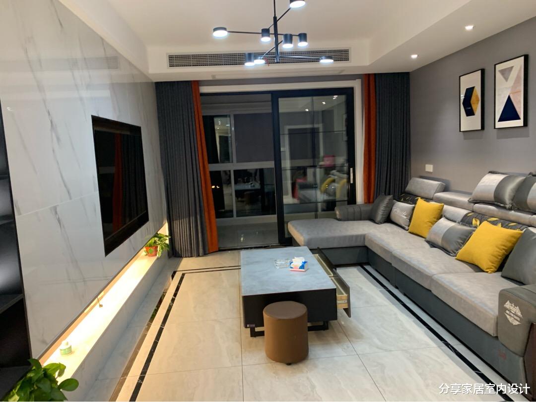 「」新房装修现代简约风格，电视墙非常喜欢，嵌入式的大酒柜很实用！