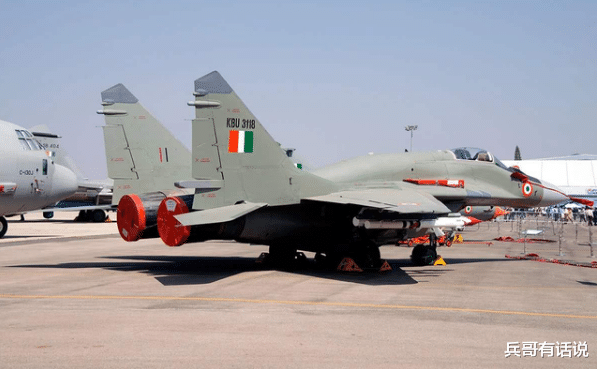 『印度空军』新年首摔来了，印度空军再度上演“摔机”大戏，俄罗斯很紧张