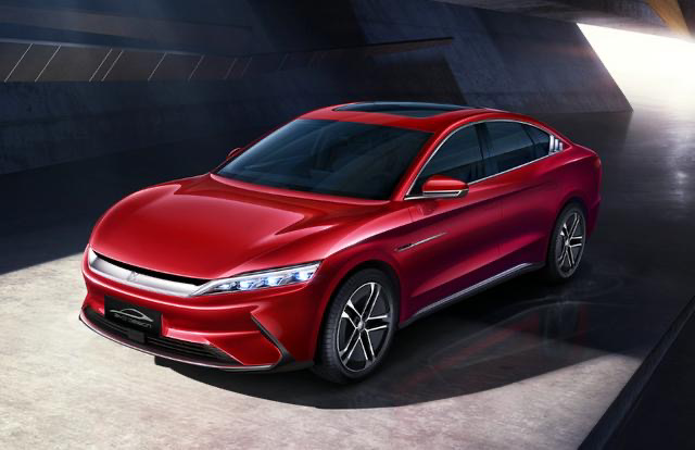 『比亚迪汉』别总盯着特斯拉,比亚迪汉实车到店,3.9秒破百外观比奥迪A6L帅气