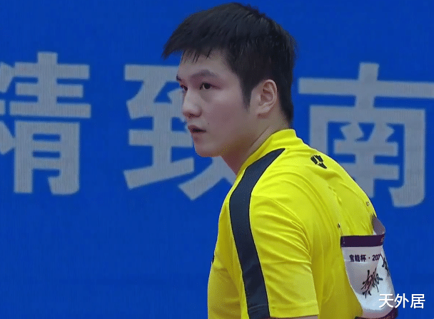 樊振东|樊振东4-3马龙创历史！成全锦赛男单三冠王，横扫地狱模式