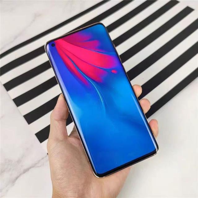 苹果|买64G版本的iPhone12还是256G的小米10至尊版？