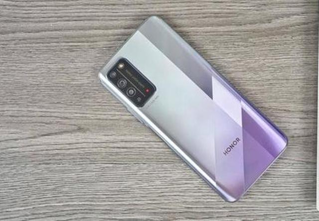 EMUI▲华为宣布麒麟820降价359，从2199跌至1840，这才是荣耀！