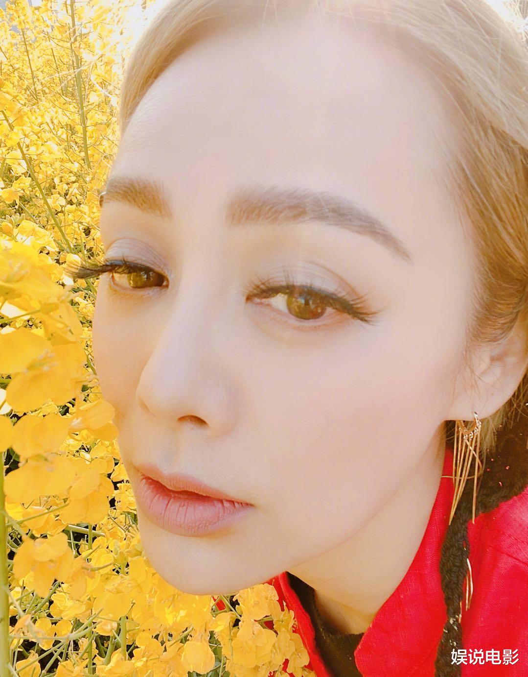 发际线|鞠婧祎高发际线曝光，杨幂被质疑植发，她们二十多岁发际线堪忧