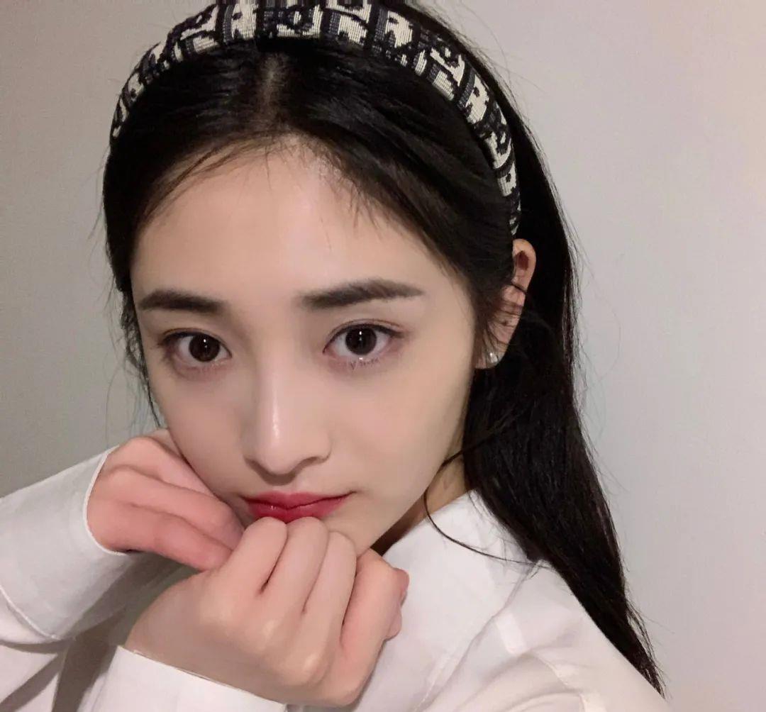 发带■连他也开始凹造型了