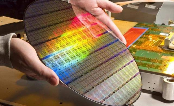 高通骁龙|高通骁龙875提前现身,三星5nm技术加持,与苹果A14针锋相对