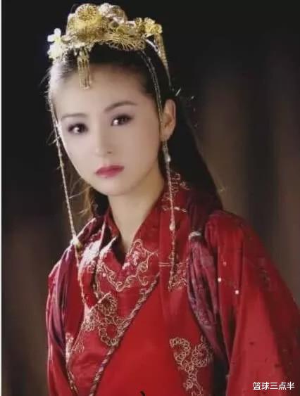 王艳▲古装剧中那些看似简单却美爆了的造型，陈法蓉王艳上榜，网友：太美